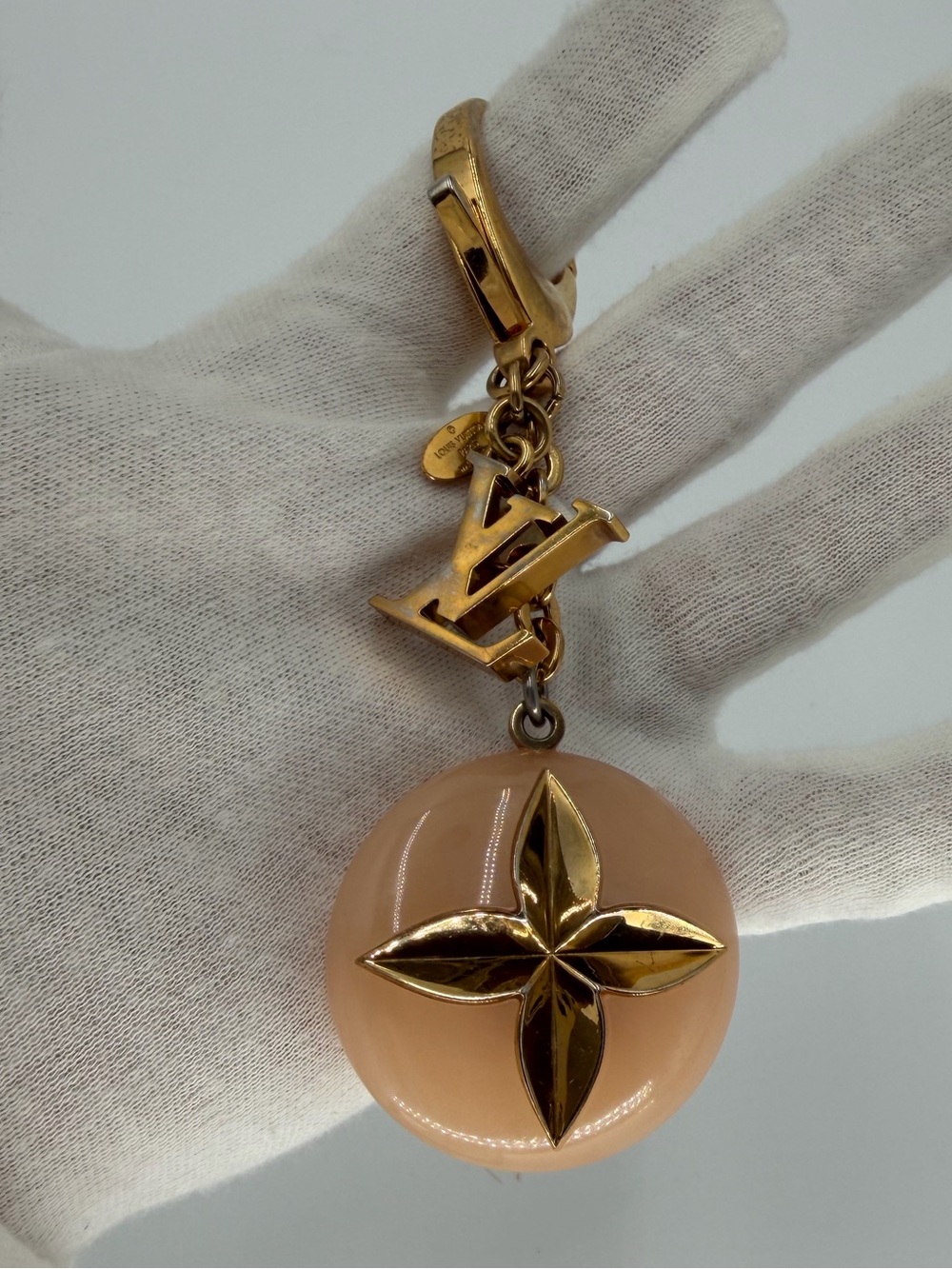 Louis Vuitton Hollow Flower Gold-Tone & Peach Resin LV Flower Bag Charm w/COA - Picture 1 of 12